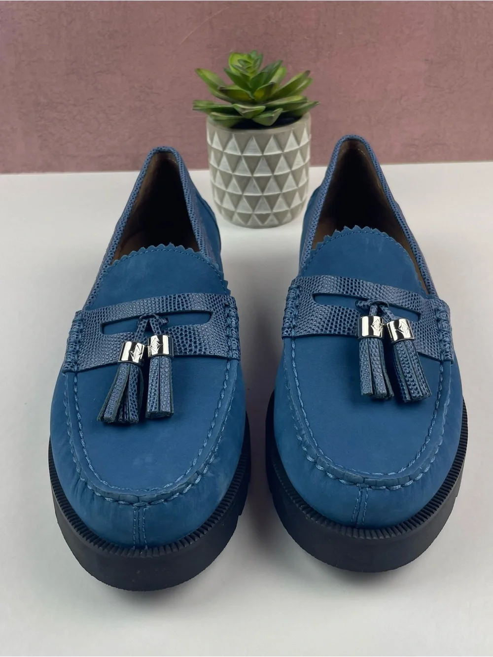 Donald Pliner Lenny Blue Leather Lined Loafer Shoes Tassel Women Size 8.5M